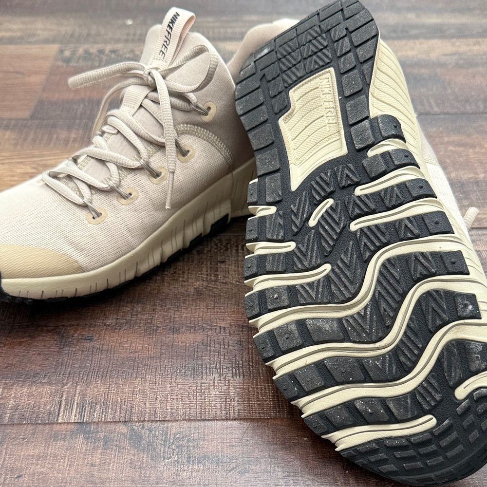Nike Metcon Tan and Black Athletic Sneakers - Picture 2 of 4